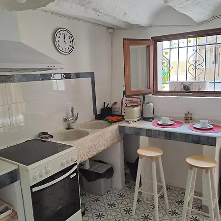 El Cap De Pedra * Calles